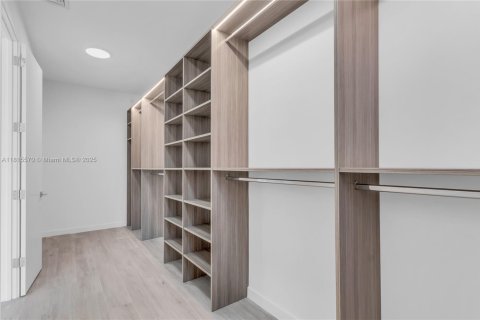 Touwnhouse à vendre à Miami, Floride: 4 chambres, 236.9 m2 № 1770371 - photo 21