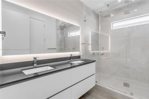 Touwnhouse à vendre à Miami, Floride: 4 chambres, 236.9 m2 № 1770371 - photo 19