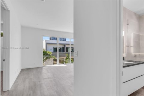 Touwnhouse à vendre à Miami, Floride: 4 chambres, 236.9 m2 № 1770371 - photo 22