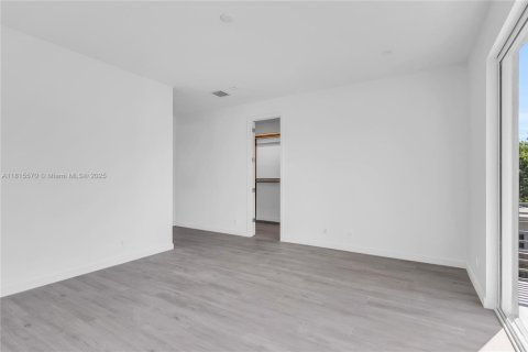 Touwnhouse à vendre à Miami, Floride: 4 chambres, 236.9 m2 № 1770371 - photo 20