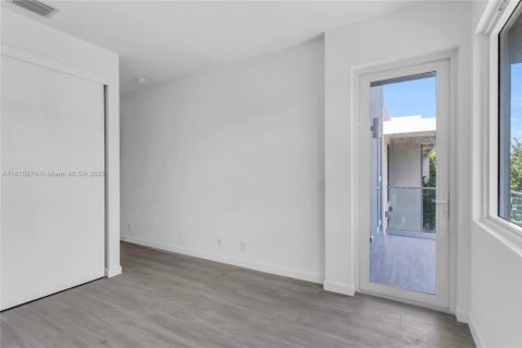 Touwnhouse à vendre à Miami, Floride: 4 chambres, 236.9 m2 № 1770371 - photo 15
