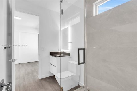 Touwnhouse à vendre à Miami, Floride: 4 chambres, 236.9 m2 № 1770371 - photo 17