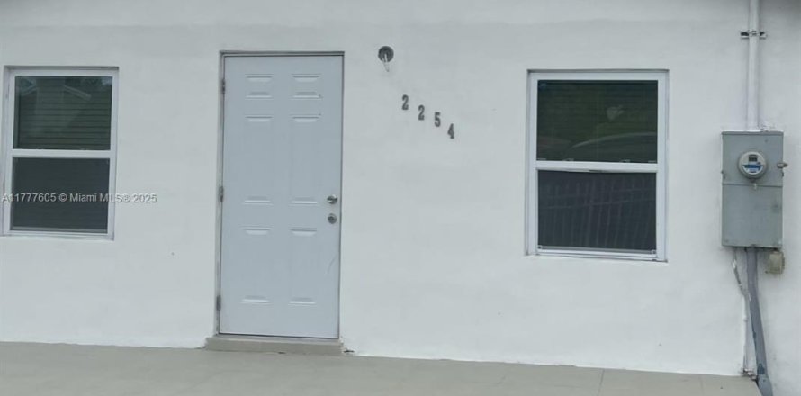 Casa en Miami, Florida 3 dormitorios, 87.89 m2 № 1862424