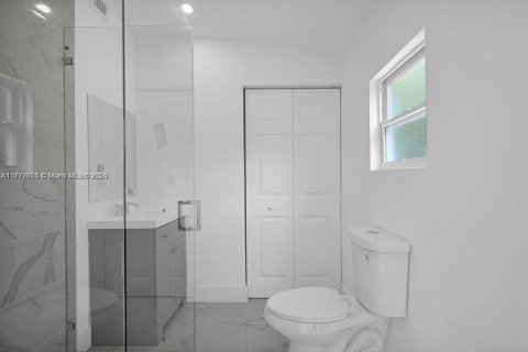 Casa en venta en Miami, Florida, 3 dormitorios, 87.89 m2 № 1862424 - foto 18