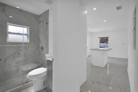 Casa en venta en Miami, Florida, 3 dormitorios, 87.89 m2 № 1862424 - foto 25