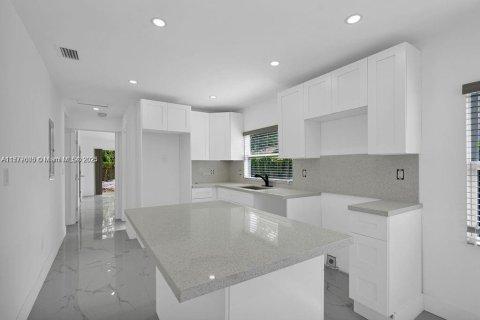 Casa en venta en Miami, Florida, 3 dormitorios, 87.89 m2 № 1862424 - foto 30