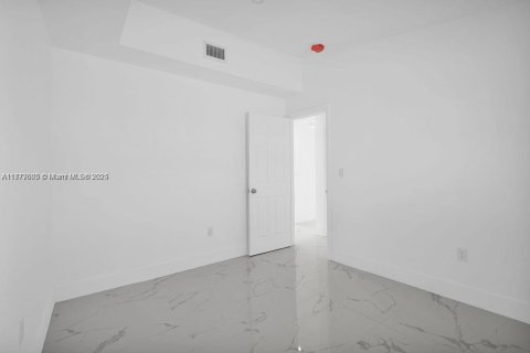 Casa en venta en Miami, Florida, 3 dormitorios, 87.89 m2 № 1862424 - foto 24