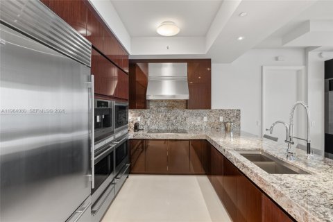 Снять в аренду кондоминиум в Бэл-Харбор, Флорида 2 спальни, 143.16м2, № 2026548 - фото 7