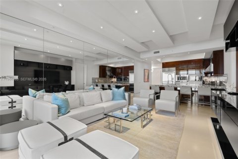 Снять в аренду кондоминиум в Бэл-Харбор, Флорида 2 спальни, 143.16м2, № 2026548 - фото 4