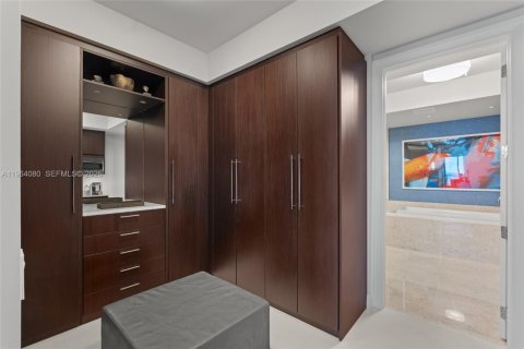 Снять в аренду кондоминиум в Бэл-Харбор, Флорида 2 спальни, 143.16м2, № 2026548 - фото 18