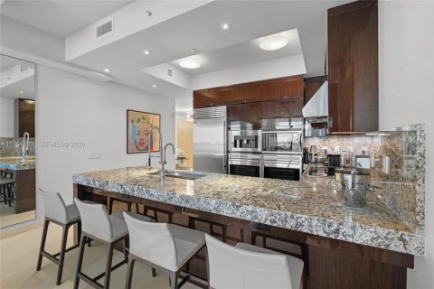 Снять в аренду кондоминиум в Бэл-Харбор, Флорида 2 спальни, 143.16м2, № 2026548 - фото 8