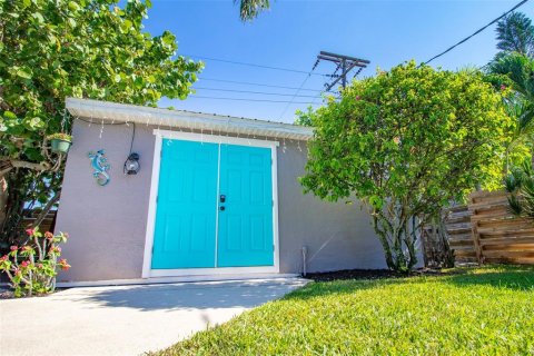 House in Merrit Island, Florida 3 bedrooms, 122.72 sq.m. № 1885701 - photo 26