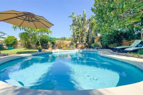 House in Merrit Island, Florida 3 bedrooms, 122.72 sq.m. № 1885701 - photo 22
