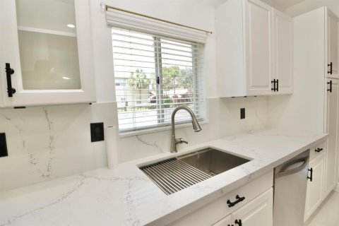 Touwnhouse à louer à Lauderdale Lakes, Floride: 3 chambres, 152.73 m2 № 2188305 - photo 4