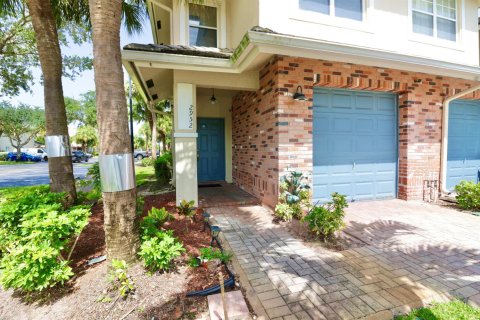 Touwnhouse à louer à Lauderdale Lakes, Floride: 3 chambres, 152.73 m2 № 2188305 - photo 13