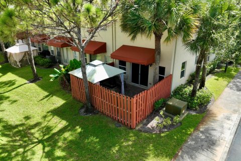 Touwnhouse à louer à Lauderdale Lakes, Floride: 3 chambres, 152.73 m2 № 2188305 - photo 14