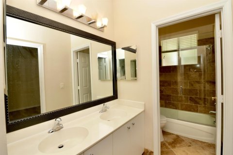 Touwnhouse à louer à Lauderdale Lakes, Floride: 3 chambres, 152.73 m2 № 2188305 - photo 10