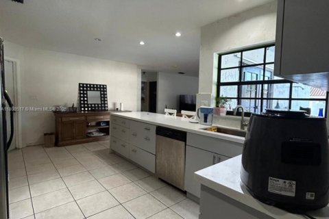 House in Cooper City, Florida 3 bedrooms, 167.87 sq.m. № 1874290 - photo 15