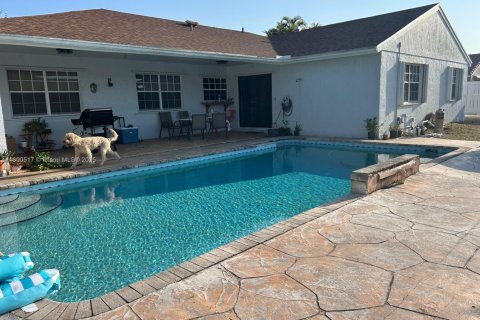 House in Cooper City, Florida 3 bedrooms, 167.87 sq.m. № 1874290 - photo 4