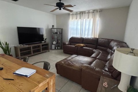 House in Cooper City, Florida 3 bedrooms, 167.87 sq.m. № 1874290 - photo 11