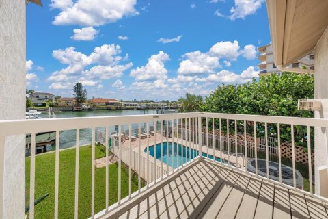 Adosado en venta en Clearwater, Florida, 3 dormitorios, 204.38 m2 № 2353200 - foto 12