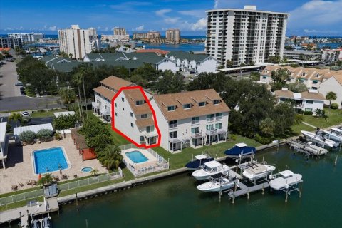 Townhouse in Clearwater, Florida 3 bedrooms, 204.38 sq.m. № 2353200