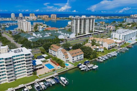 Adosado en venta en Clearwater, Florida, 3 dormitorios, 204.38 m2 № 2353200 - foto 9