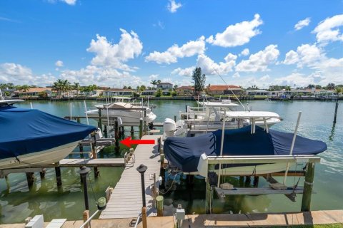 Adosado en venta en Clearwater, Florida, 3 dormitorios, 204.38 m2 № 2353200 - foto 2