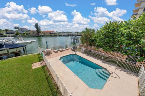 Adosado en venta en Clearwater, Florida, 3 dormitorios, 204.38 m2 № 2353200 - foto 3
