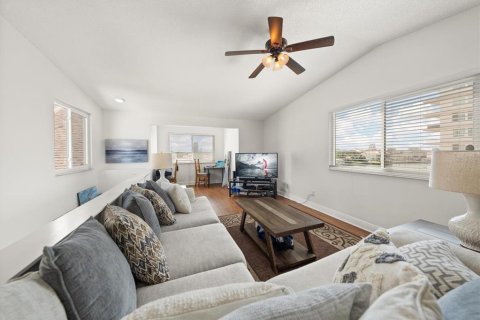 Adosado en venta en Clearwater, Florida, 3 dormitorios, 204.38 m2 № 2353200 - foto 8
