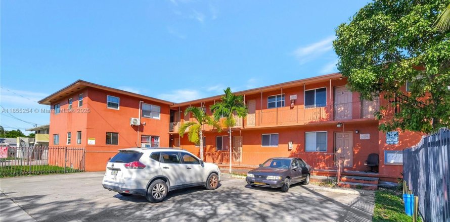 Villa ou maison à Miami, Floride 2 chambres, 640.1 m2 № 1874900