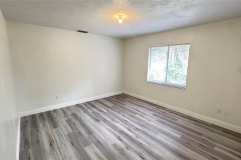 House in Deltona, Florida 4 bedrooms, 167.78 sq.m. № 1845386 - photo 14