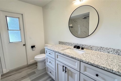House in Deltona, Florida 4 bedrooms, 167.78 sq.m. № 1845386 - photo 8