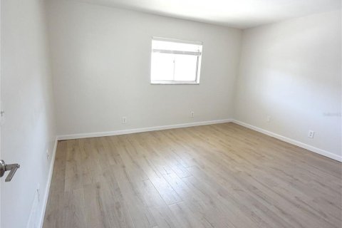 Condo in Sarasota, Florida, 2 bedrooms  № 2237389 - photo 23