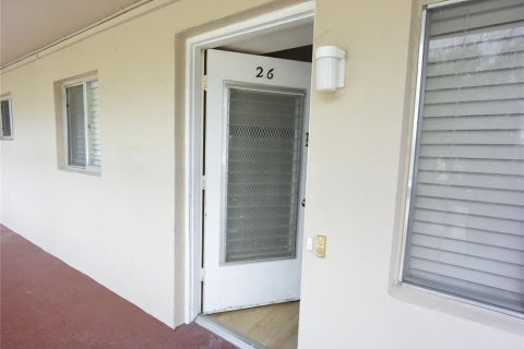 Condo in Sarasota, Florida, 2 bedrooms  № 2237389 - photo 2