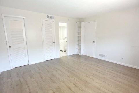 Condo in Sarasota, Florida, 2 bedrooms  № 2237389 - photo 20