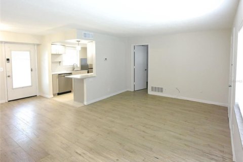 Condo in Sarasota, Florida, 2 bedrooms  № 2237389 - photo 6