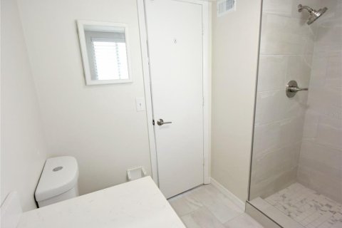 Condo in Sarasota, Florida, 2 bedrooms  № 2237389 - photo 27