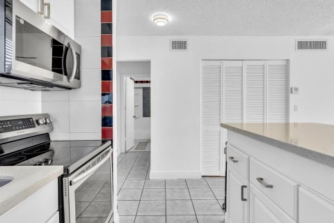 Copropriété à vendre à West Palm Beach, Floride: 1 chambre, 57.23 m2 № 2084427 - photo 8
