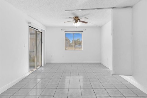 Copropriété à vendre à West Palm Beach, Floride: 1 chambre, 57.23 m2 № 2084427 - photo 13