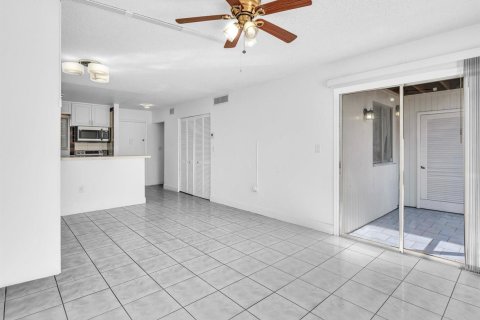 Copropriété à vendre à West Palm Beach, Floride: 1 chambre, 57.23 m2 № 2084427 - photo 18