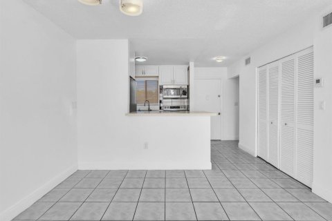 Copropriété à vendre à West Palm Beach, Floride: 1 chambre, 57.23 m2 № 2084427 - photo 12