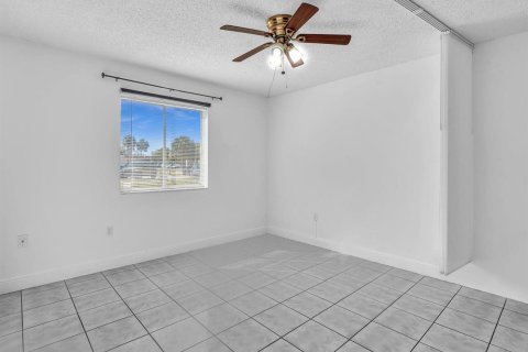 Copropriété à vendre à West Palm Beach, Floride: 1 chambre, 57.23 m2 № 2084427 - photo 15