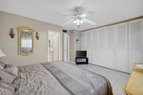 Condo in Lauderdale Lakes, Florida, 2 bedrooms  № 1891849 - photo 20