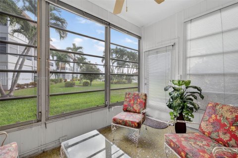 Condo in Lauderdale Lakes, Florida, 2 bedrooms  № 1891849 - photo 8