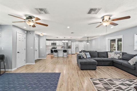 Casa en venta en Wildwood, Florida, 3 dormitorios, 149.2 m2 № 1873440 - foto 14