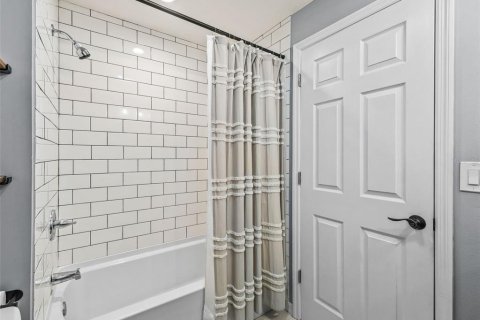 Casa en venta en Wildwood, Florida, 3 dormitorios, 149.2 m2 № 1873440 - foto 18