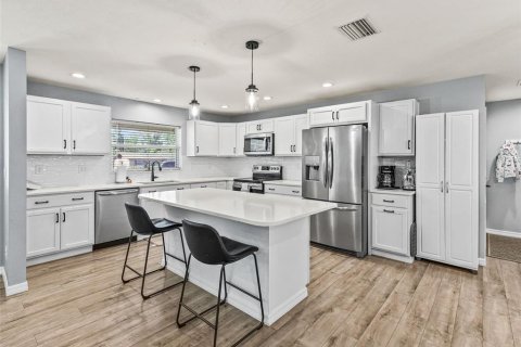 Casa en venta en Wildwood, Florida, 3 dormitorios, 149.2 m2 № 1873440 - foto 9