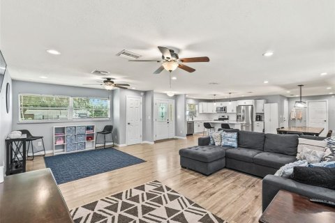 Casa en venta en Wildwood, Florida, 3 dormitorios, 149.2 m2 № 1873440 - foto 15