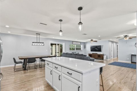 Casa en venta en Wildwood, Florida, 3 dormitorios, 149.2 m2 № 1873440 - foto 7